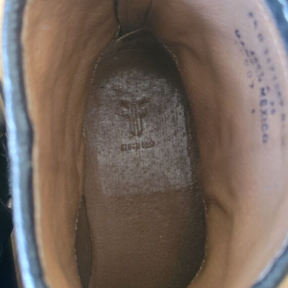 Frye Women's Back Zip Leather Booties Size 6.5 Western, Boho - Picture 7 of 10